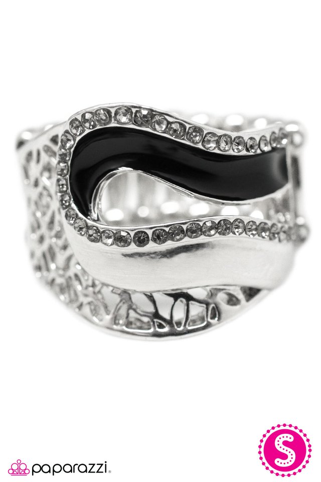 Paparazzi ♥ Take The Money And Run - Black ♥ Ring