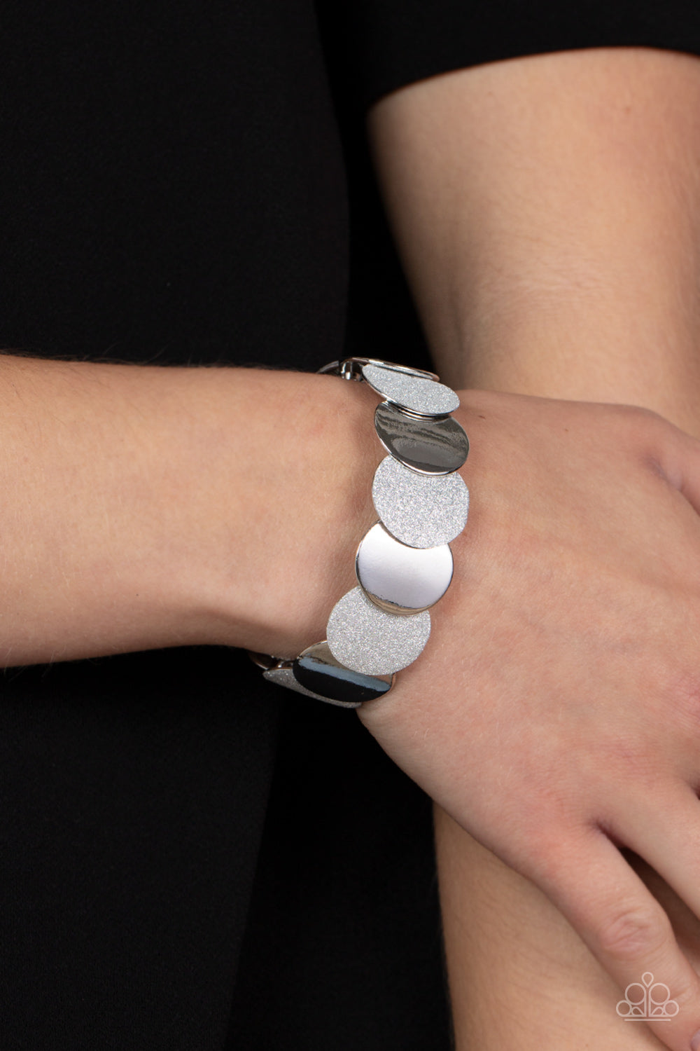 Paparazzi ♥ Demurely Disco - Silver ♥ Bracelet