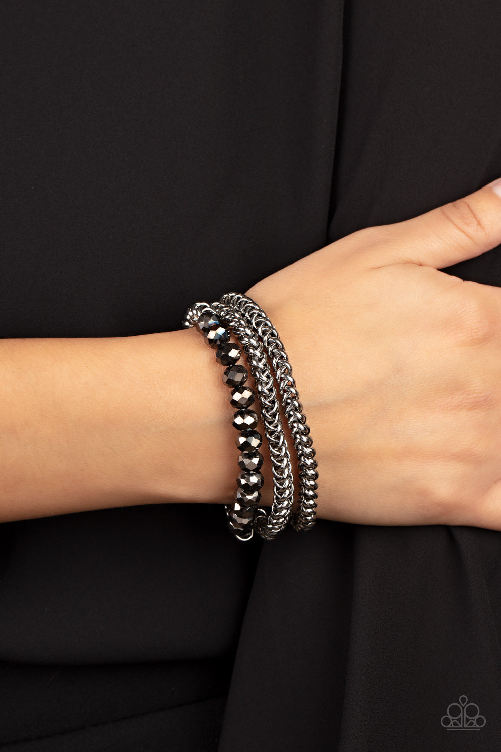 Paparazzi ♥ Gutsy and Glitzy - Silver ♥ Bracelet