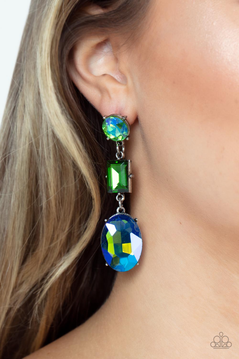 Paparazzi ♥ Extra Envious - Green ♥ Post Earrings