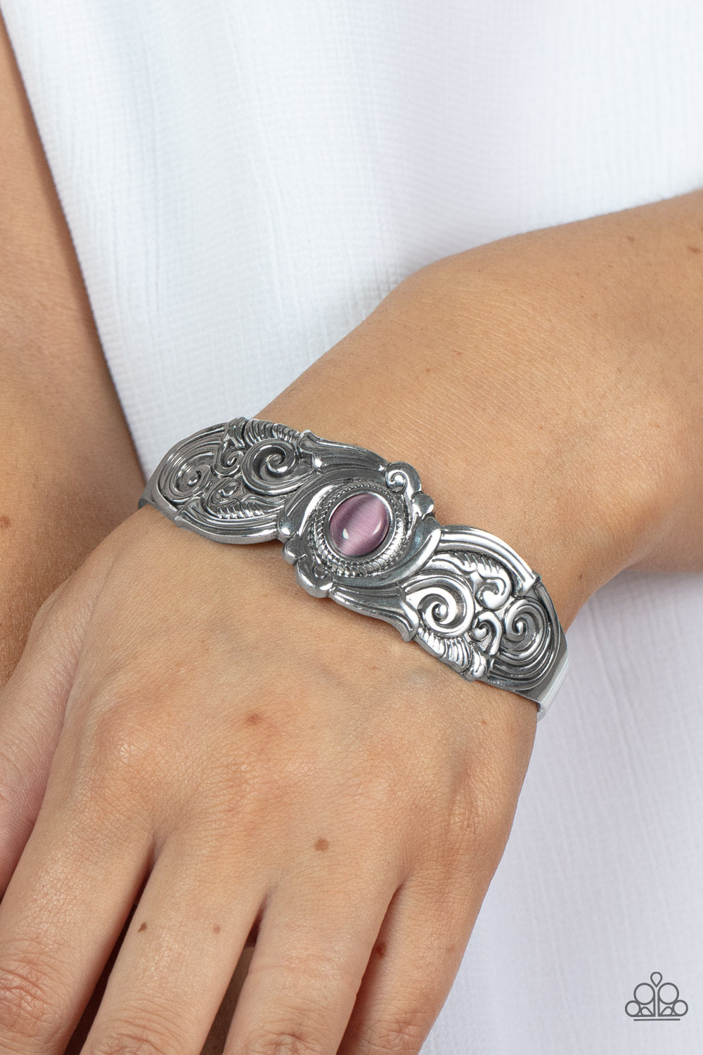 Paparazzi ♥ Glowing Enchantment - Purple ♥ Bracelet