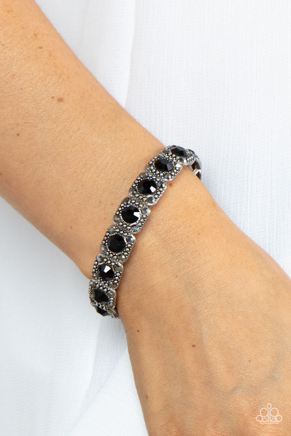 Paparazzi ♥ Cache Commodity - Black ♥ Bracelet