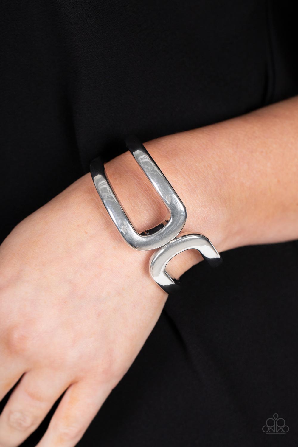 Paparazzi ♥ Industrial Empress - Silver ♥ Bracelet