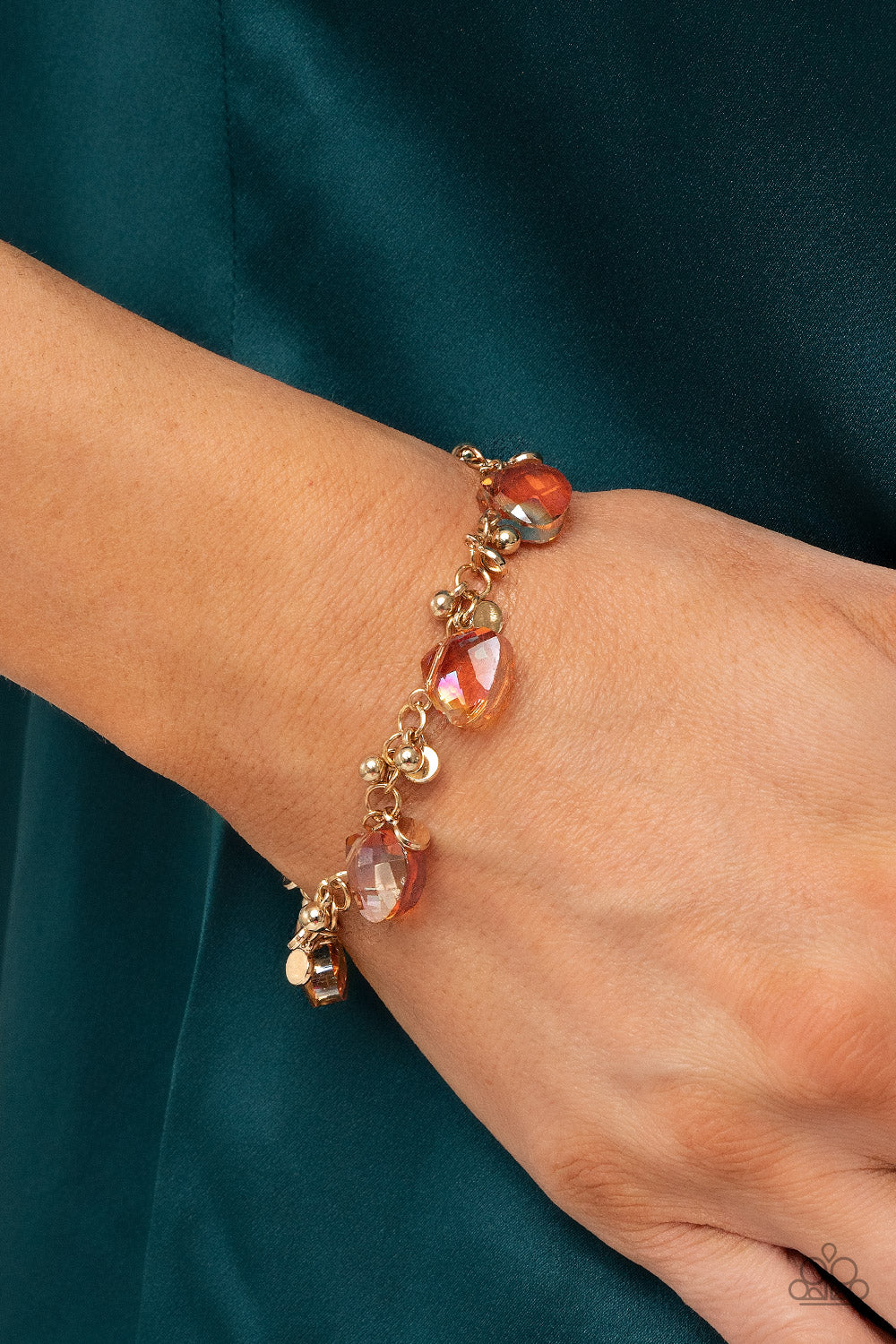 Paparazzi ♥ Super Nova Nouveau - Gold ♥ Bracelet