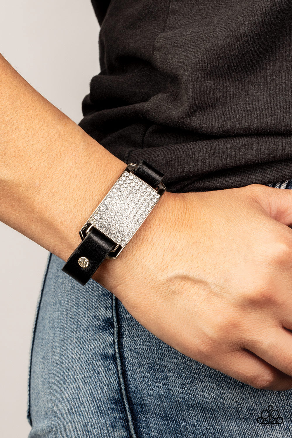 Paparazzi ♥ Urban Rivalry - Black ♥ Bracelet