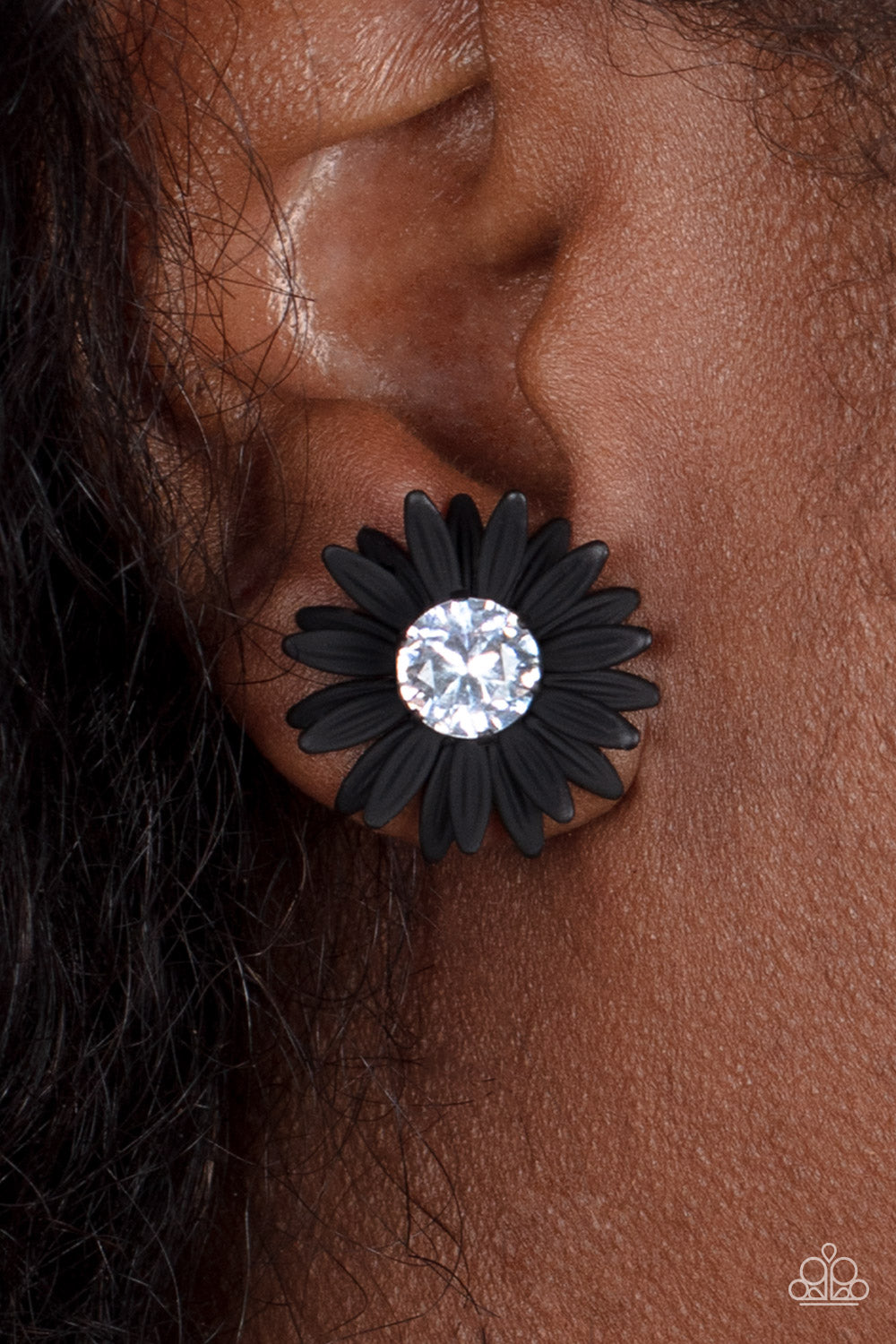 Paparazzi ♥ Sunshiny DAIS-y - Black ♥ Post Earrings