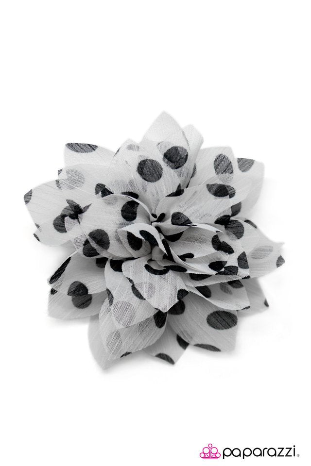 Paparazzi ♥ Try And SPOT Me! - White ♥ Hair Clip