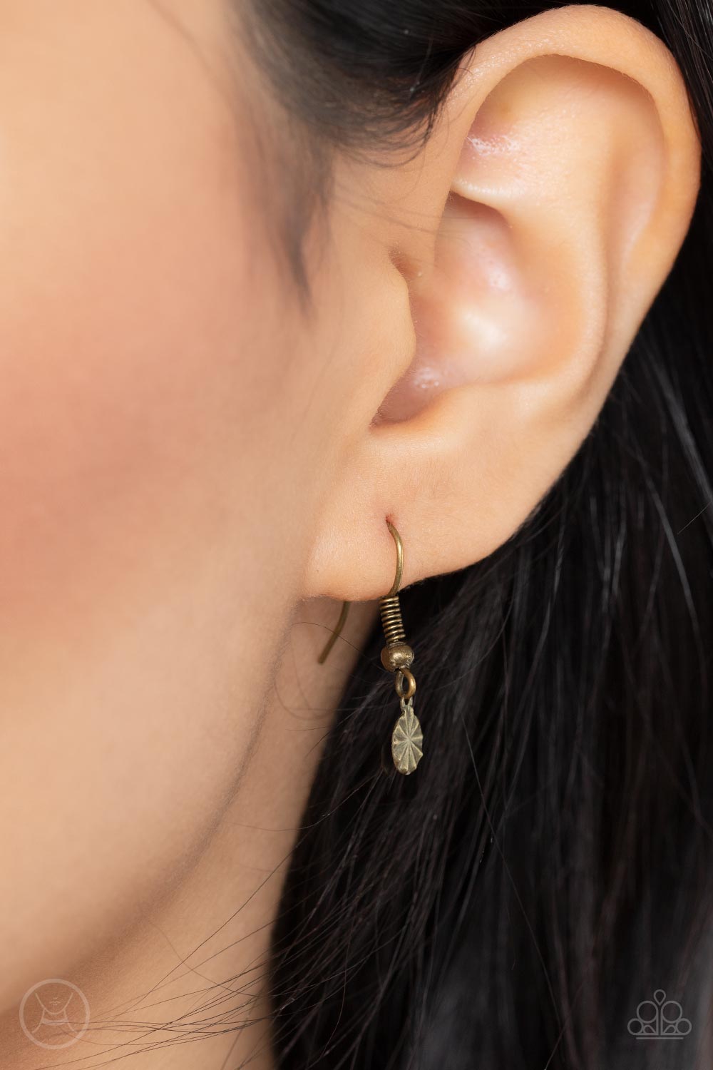 Paparazzi ♥ Chiming Charmer - Brass ♥ Necklace