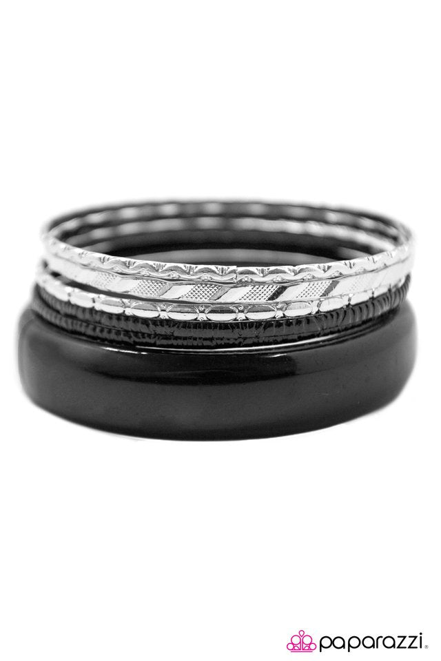 Paparazzi ♥ A Real Work Of Art - Black ♥ Bracelet