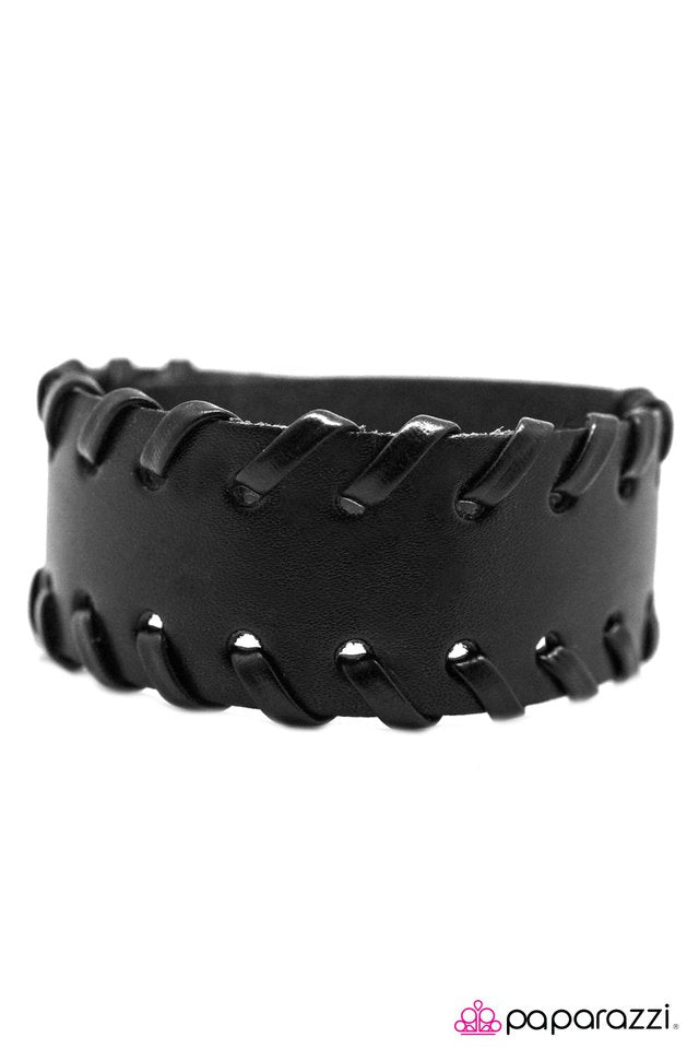 Paparazzi ♥ Taking The Back Roads - Black ♥ Bracelet