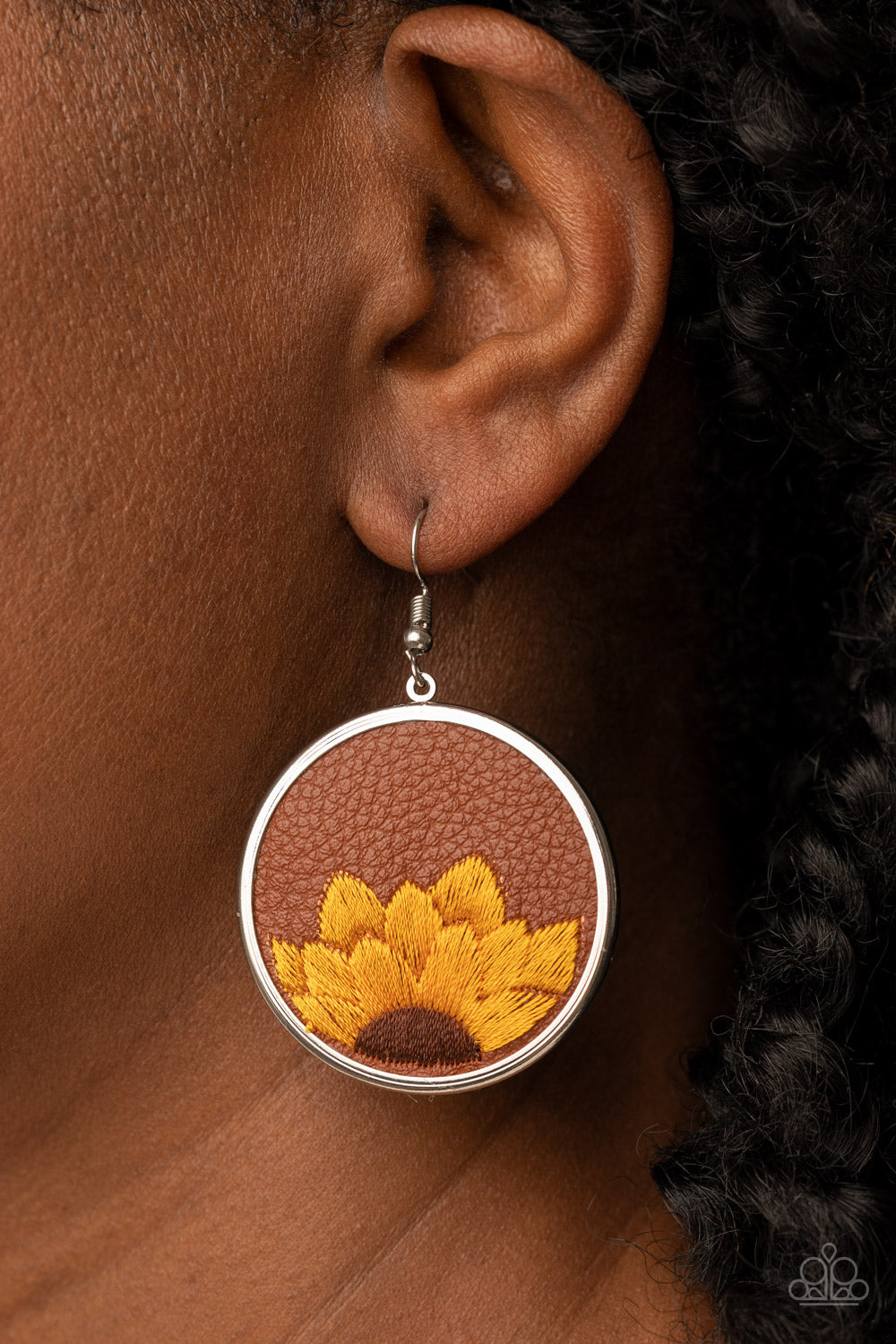Paparazzi ♥ Sun-Kissed Sunflowers - Brown ♥ Earrings