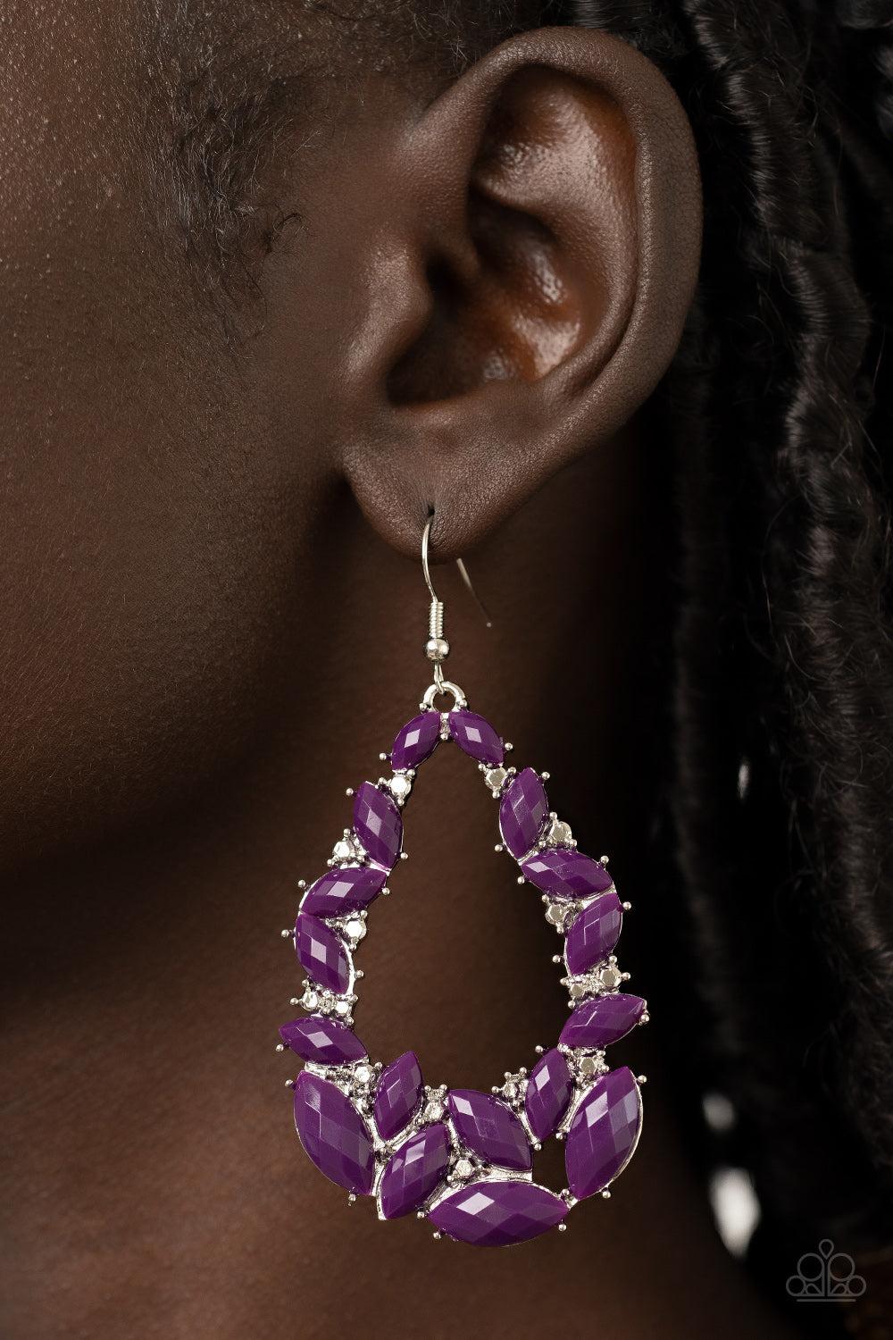 Paparazzi ♥ Tenacious Treasure - Purple ♥ Earrings