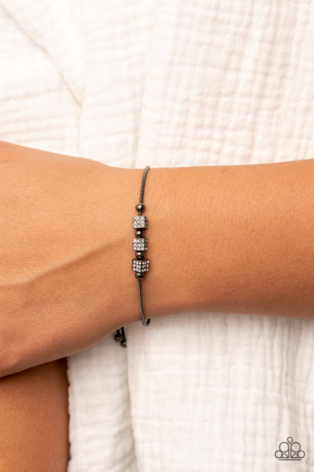 Paparazzi ♥ Roll Out the Radiance - Black ♥ Bracelet
