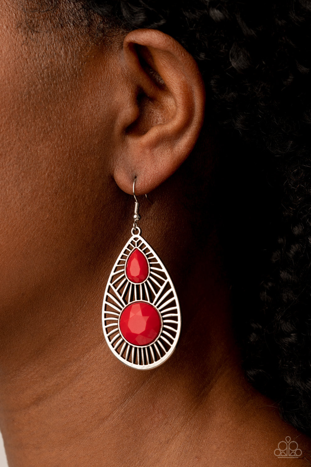 Paparazzi ♥ Prima Donna Diva - Red ♥ Earrings