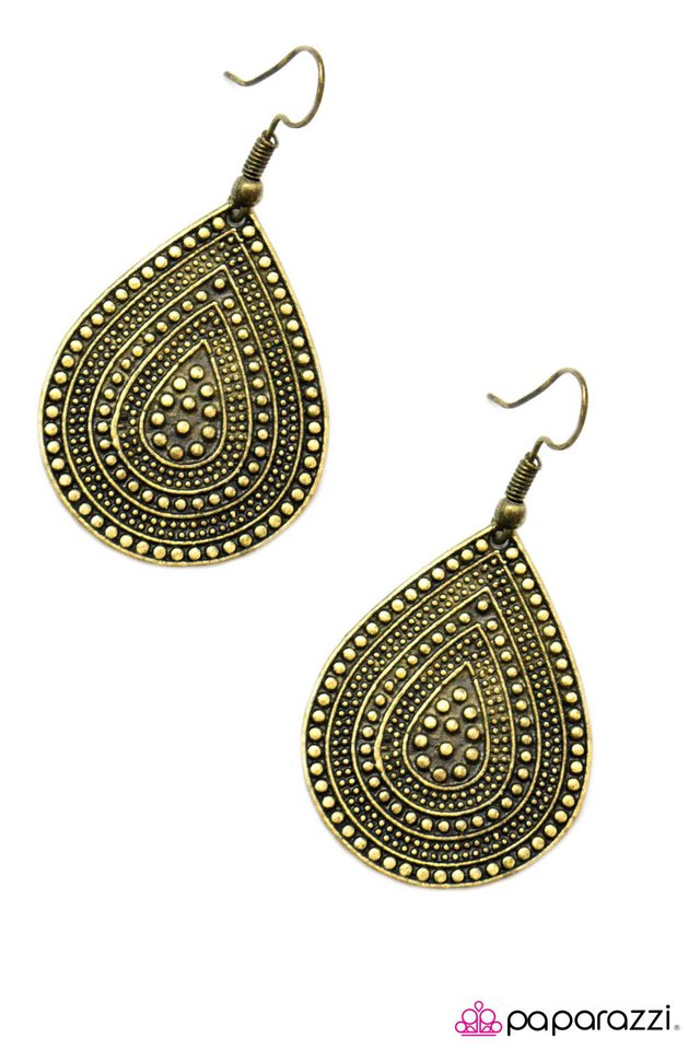 Paparazzi ♥ Going Native - Brass ♥ Earrings