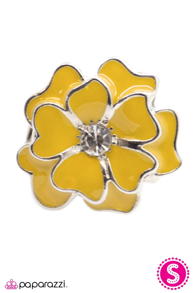 Paparazzi ♥ Dandy Dandelion - Yellow ♥ Ring