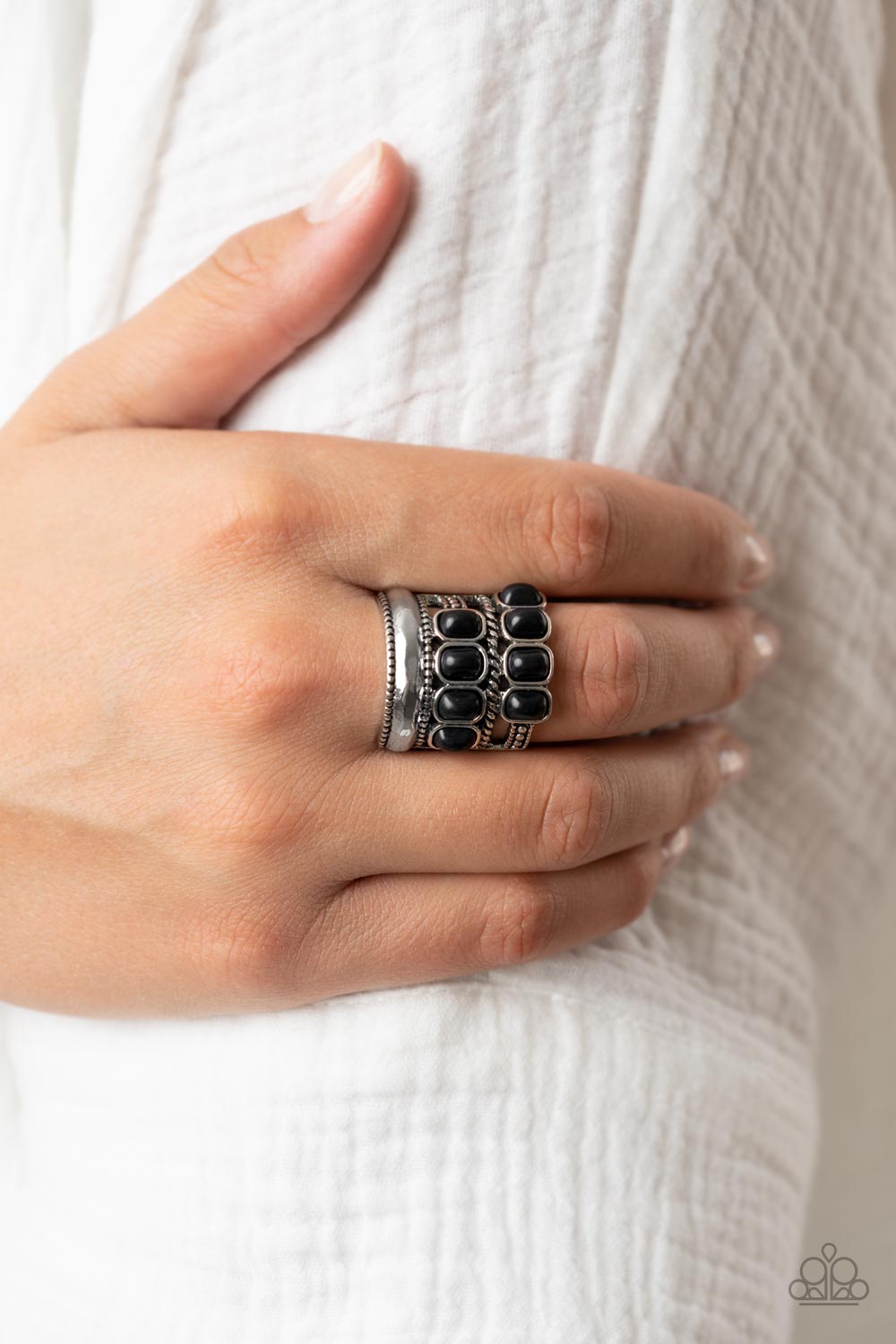 Paparazzi ♥ Mojave Monument - Black ♥ Ring