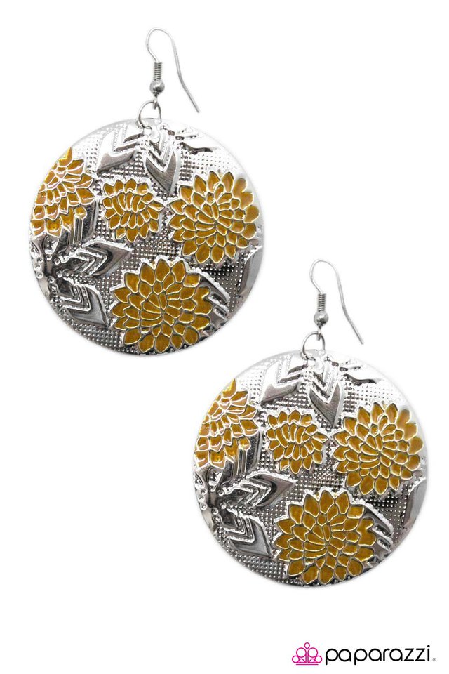 Paparazzi ♥ Tis The Season - Yellow ♥ Earrings