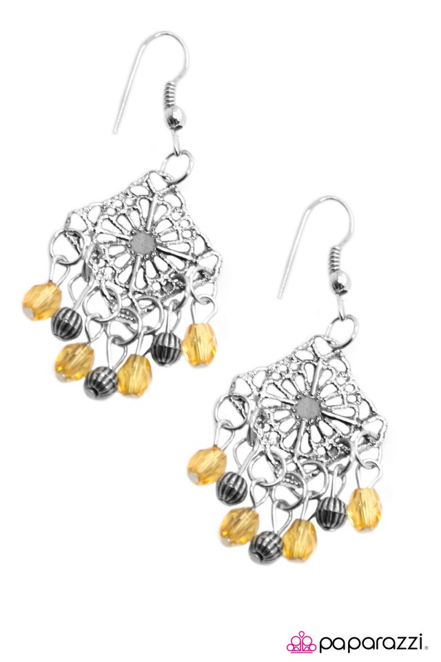 Paparazzi ♥ The Dreamer - Yellow ♥ Earrings