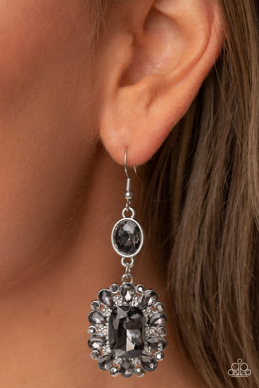 Paparazzi ♥ Capriciously Cosmopolitan - Silver ♥ Earrings