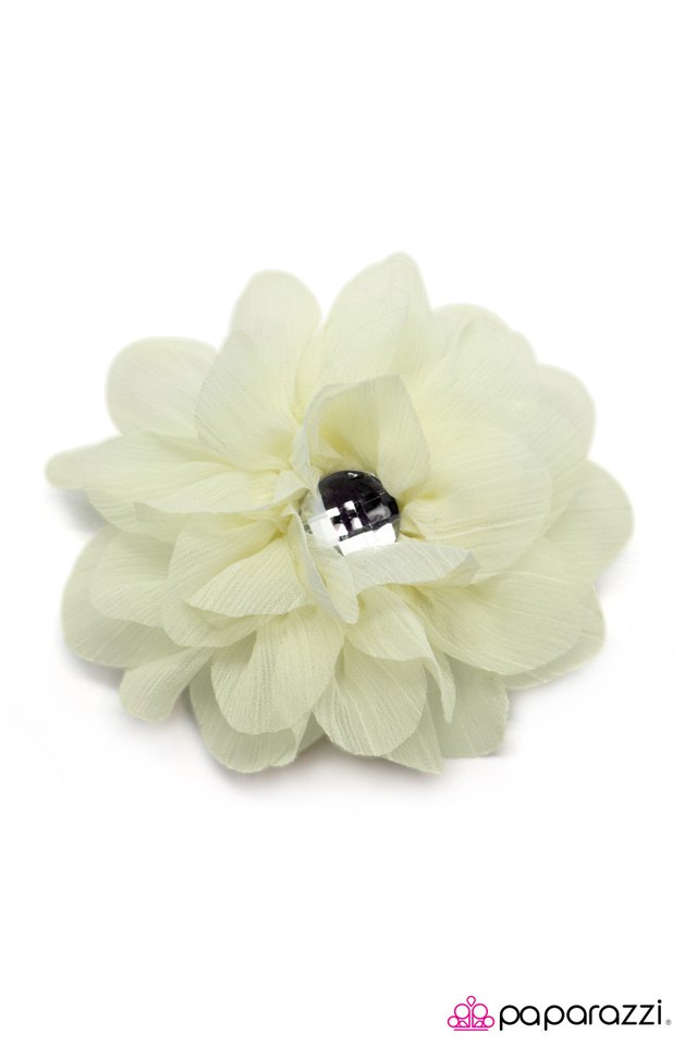 Paparazzi ♥ Here Comes The Bride - White ♥ Hair Clip