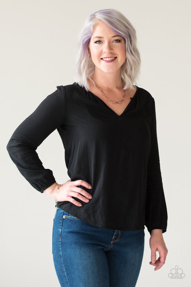 Paparazzi ♥ Demurely Dainty - Black ♥ Necklace