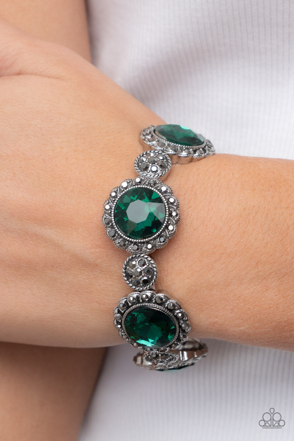 Paparazzi ♥ Palace Property - Green ♥ Bracelet