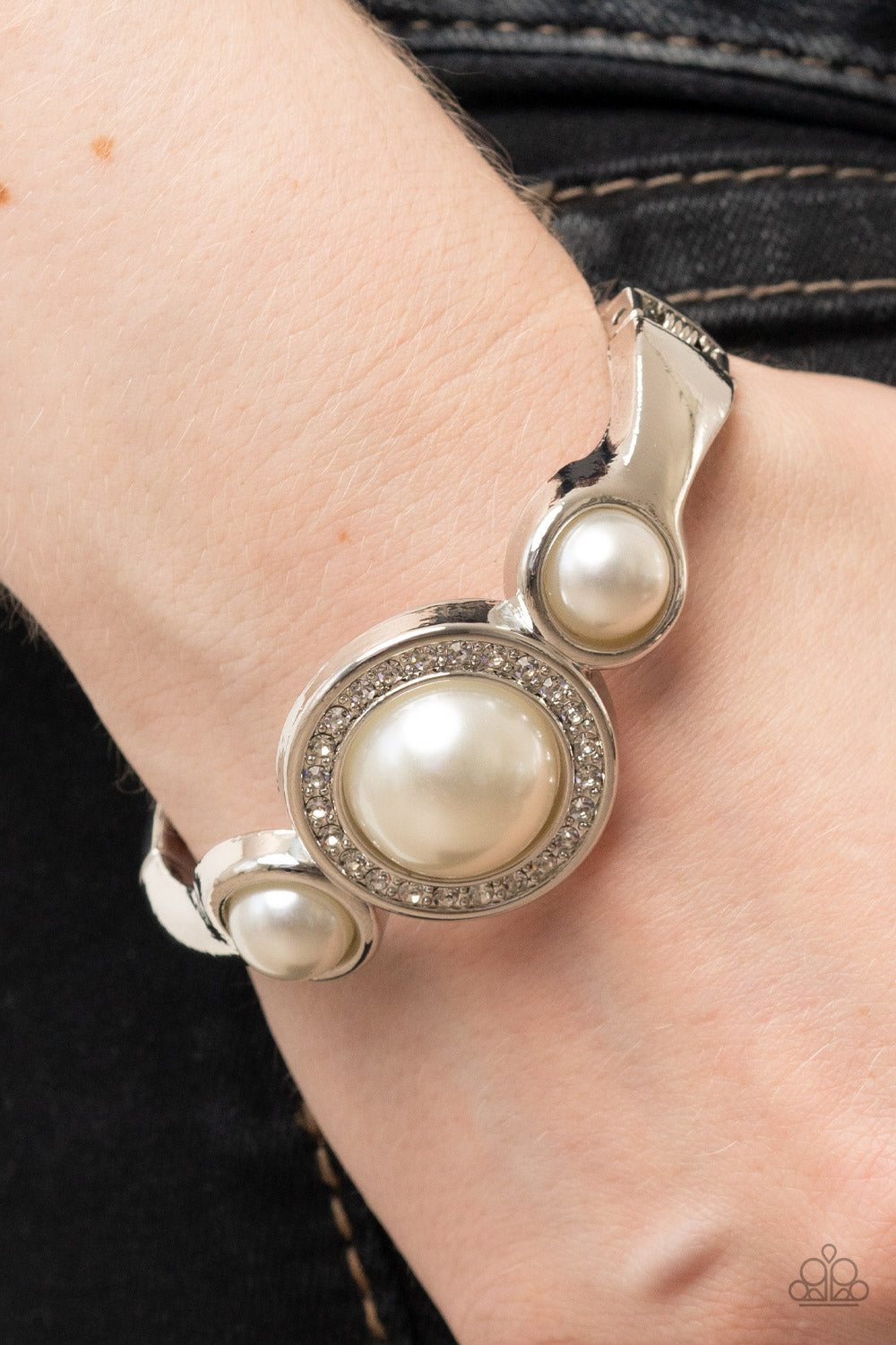 Paparazzi ♥ Debutante Daydream - White ♥ Bracelet
