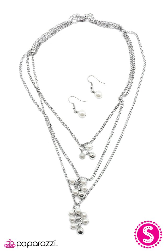 Paparazzi ♥ Its Showtime! - White ♥ Necklace