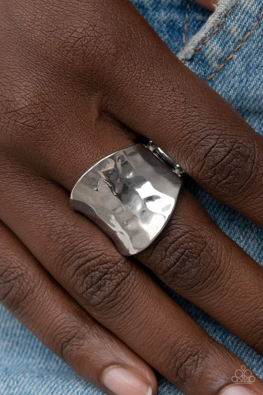 Paparazzi ♥ Hammer Down - Silver ♥ Ring