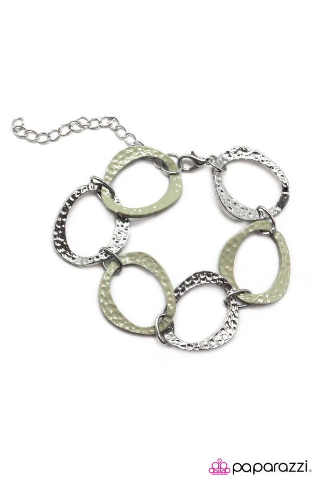 Paparazzi ♥ Best Dressed - Green ♥ Bracelet