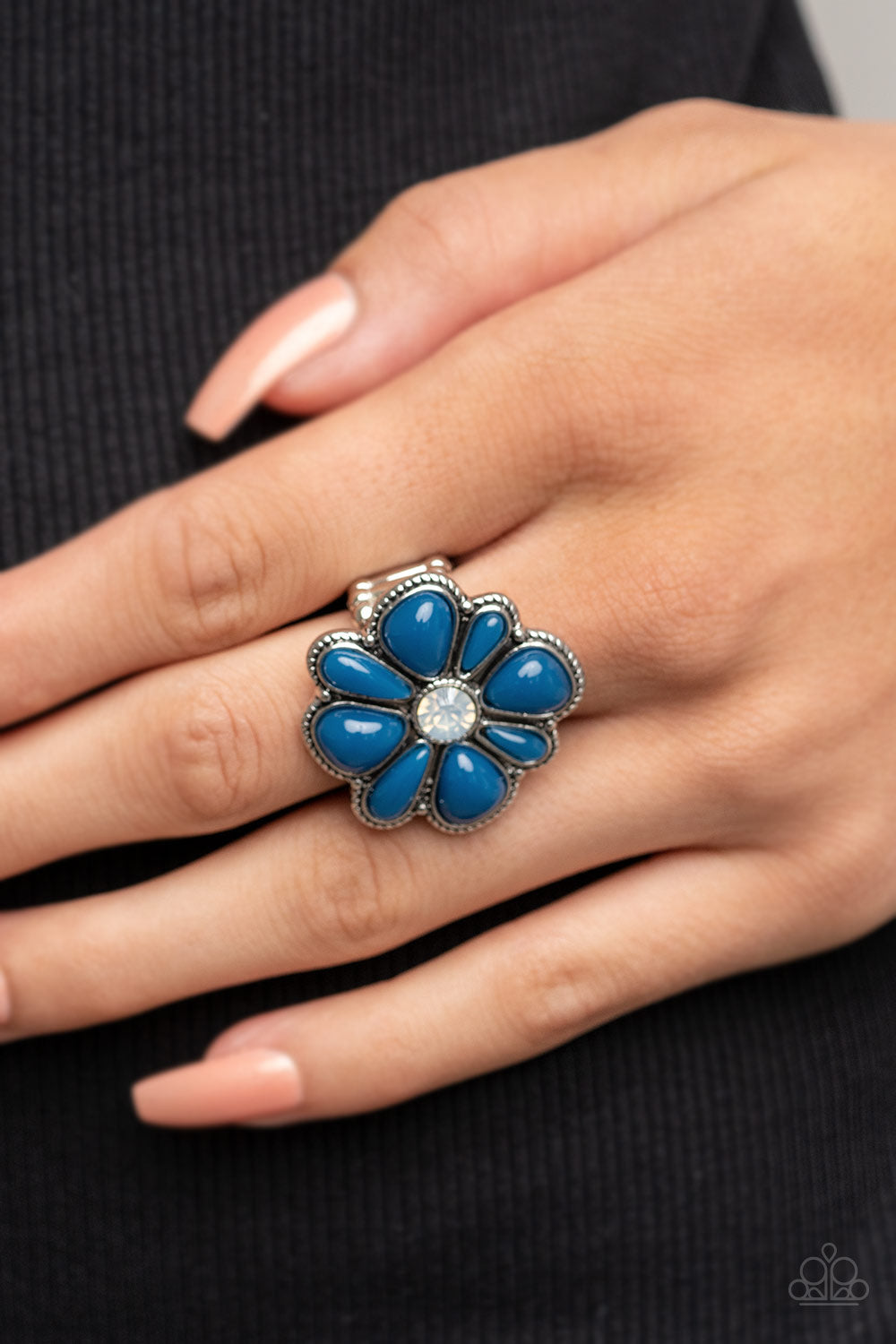 Paparazzi ♥ Meadow Mystique - Blue ♥ Ring