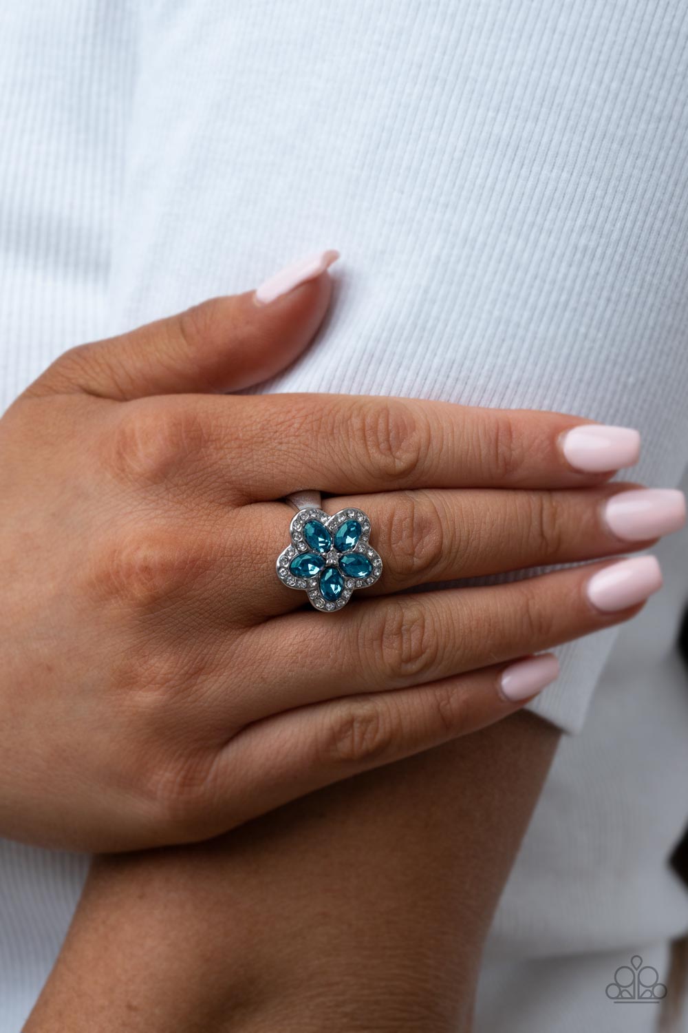 Paparazzi ♥ Efflorescent Envy - Blue ♥ Ring