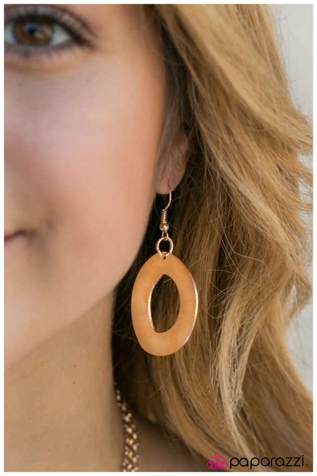 Paparazzi ♥ Wonderfully Wicked - Gold ♥ Necklace