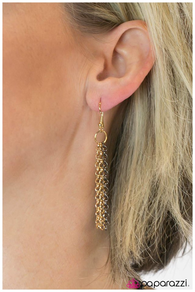 Paparazzi ♥ Im With The Band - Gold ♥ Necklace