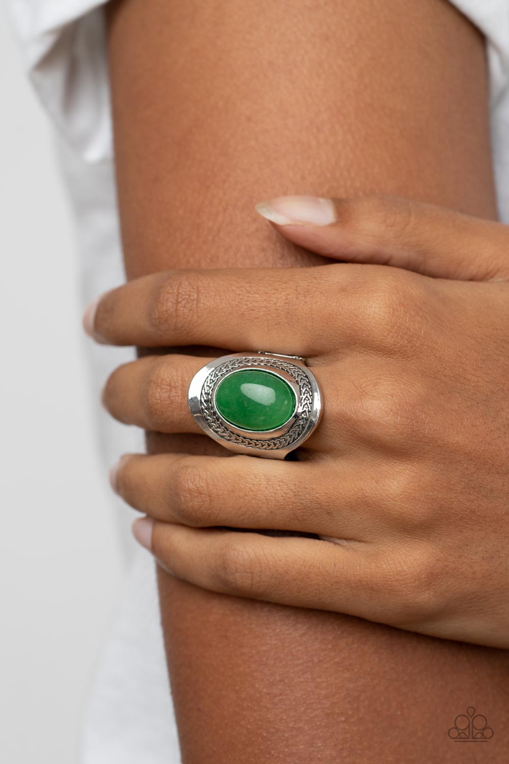 Paparazzi ♥ Rockable Refinement - Green ♥ Ring