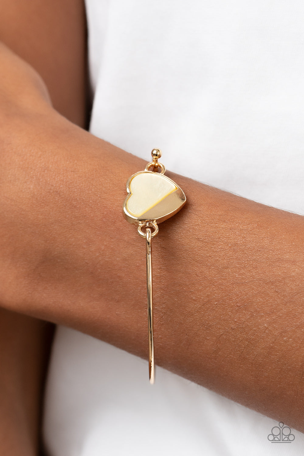 Paparazzi ♥ Hidden Intentions - Gold ♥ Bracelet