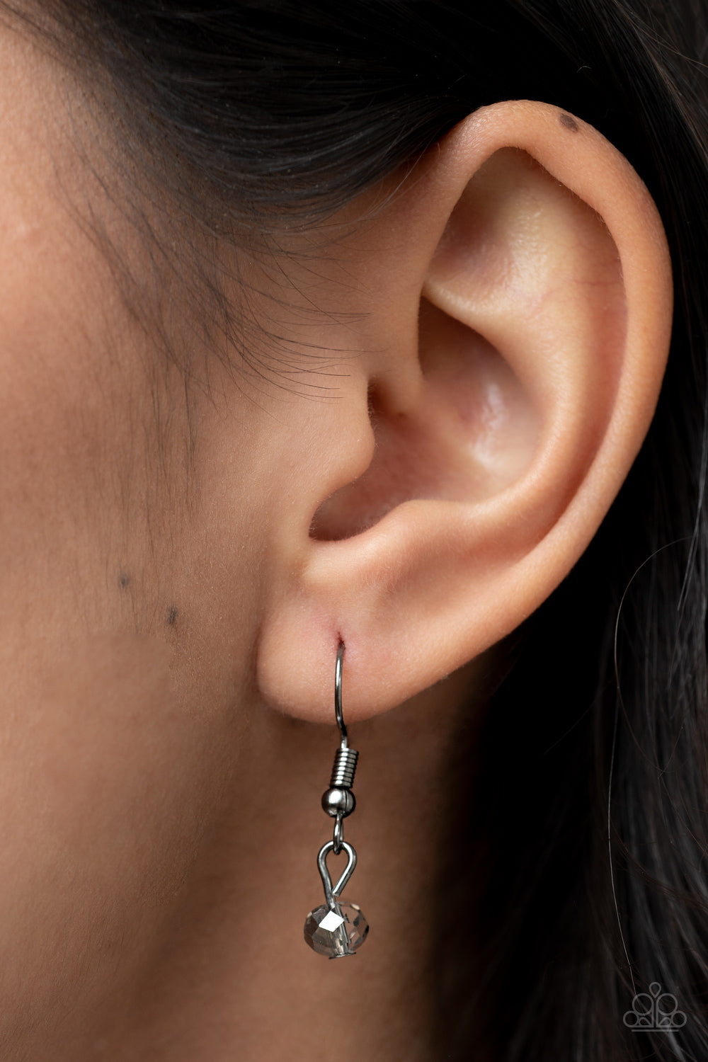 Paparazzi ♥ Petitely Prismatic - Black ♥ Necklace