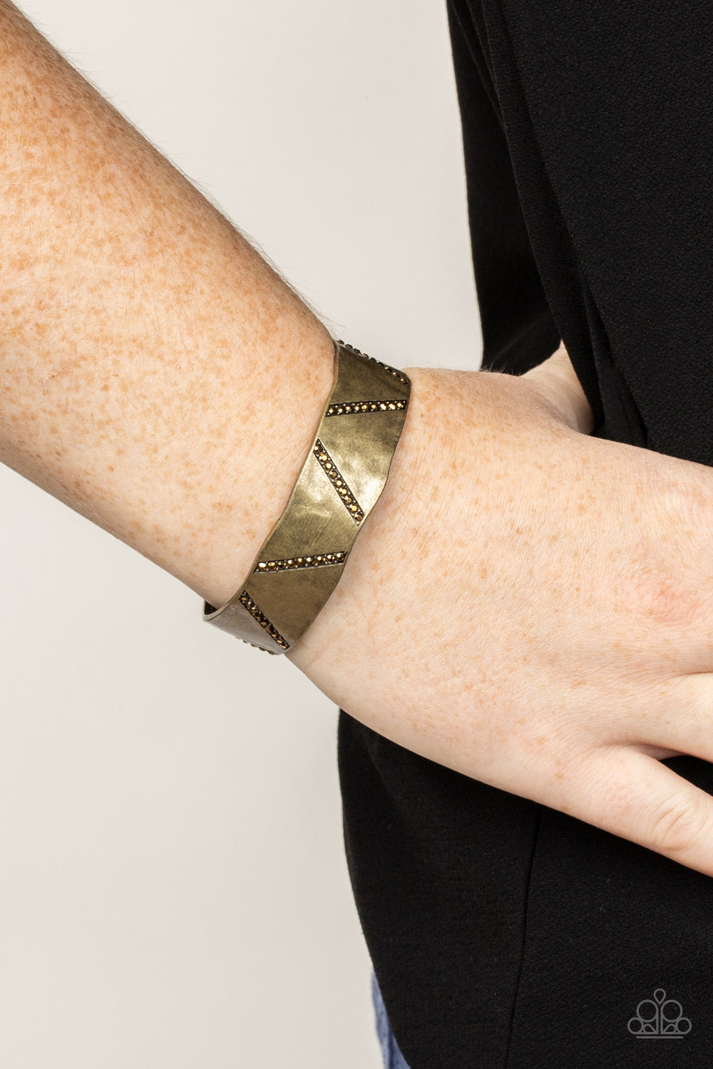 Paparazzi ♥ Couture Crusher - Brass ♥ Bracelet