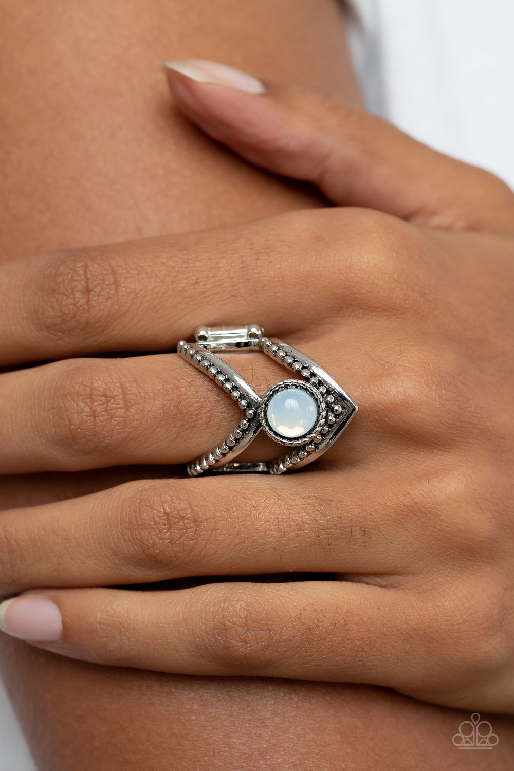 Paparazzi ♥ Axial Angle - White ♥ Ring