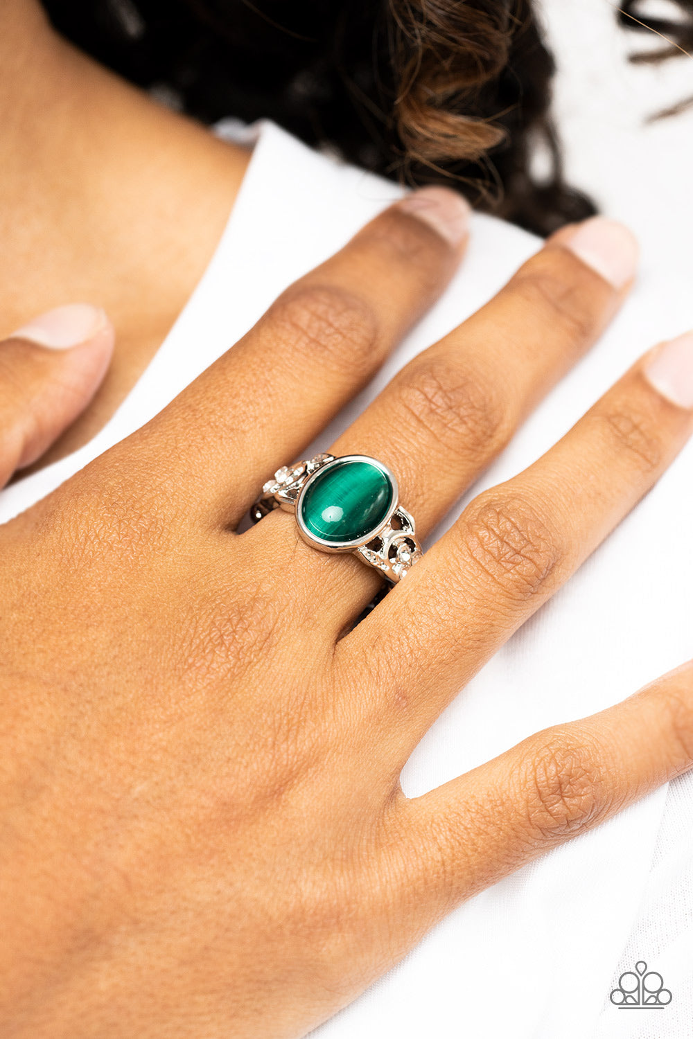 Paparazzi ♥ Crystals and Cats Eye - Green ♥ Ring