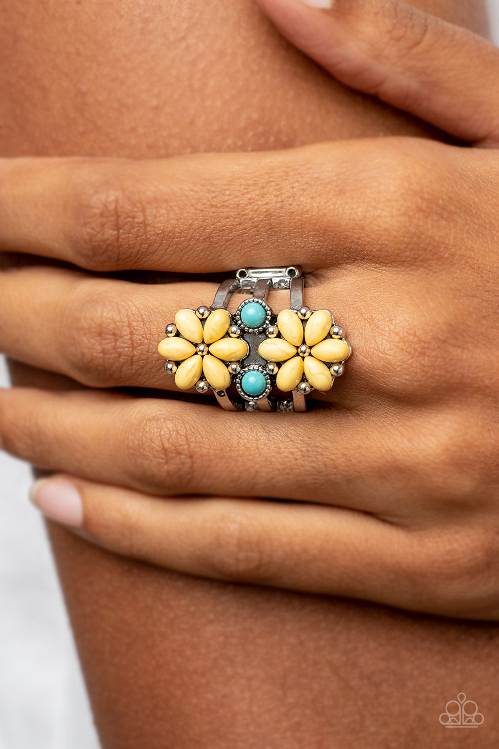 Paparazzi ♥ Fredonia Florist - Yellow ♥ Ring