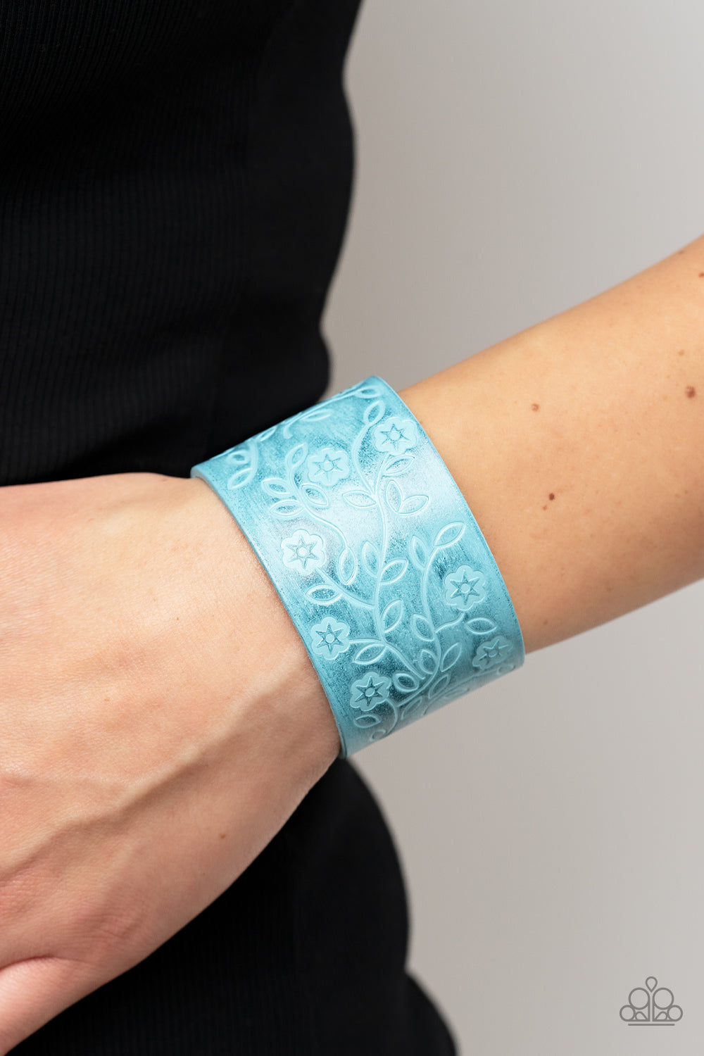 Paparazzi ♥ Rosy Wrap Up - Blue ♥ Bracelet