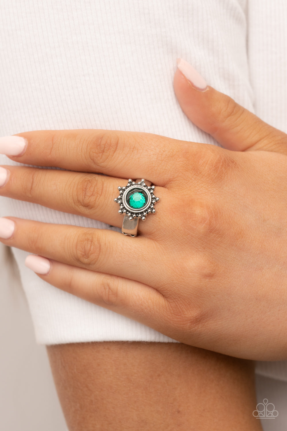 Paparazzi ♥ Expect Sunshine and REIGN - Green ♥ Ring