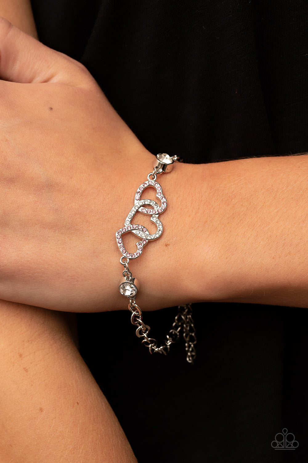 Paparazzi ♥ Desirable Dazzle - Pink ♥ Bracelet