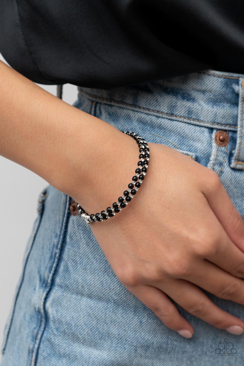 Paparazzi ♥ Regal Wraparound - Black ♥ Bracelet