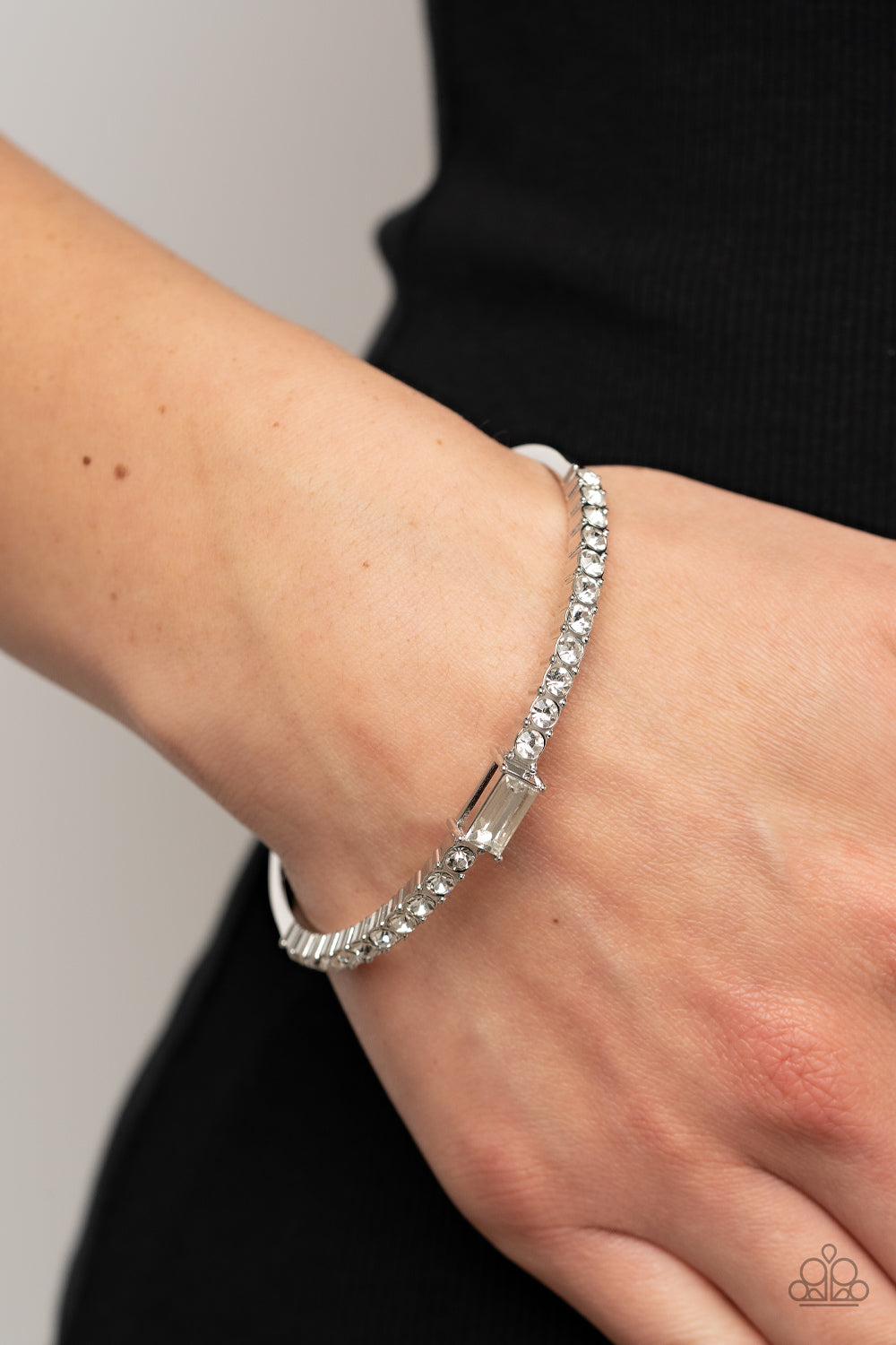 Paparazzi ♥ Party Crashing Couture - White ♥ Bracelet