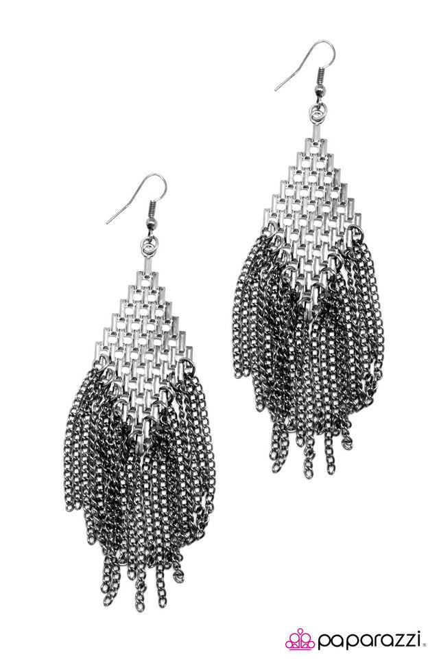 Paparazzi ♥ Lunatic Fringe - Black ♥ Earrings