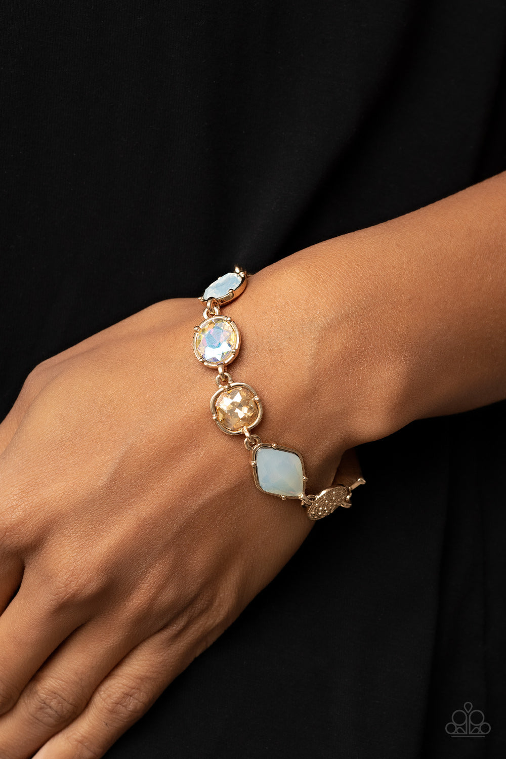 Paparazzi ♥ Jewelry Box Bauble - Gold ♥ Bracelet