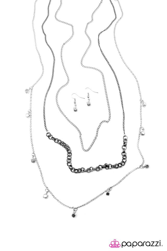 Paparazzi ♥ Gettin Down and Dirty - Silver ♥ Necklace